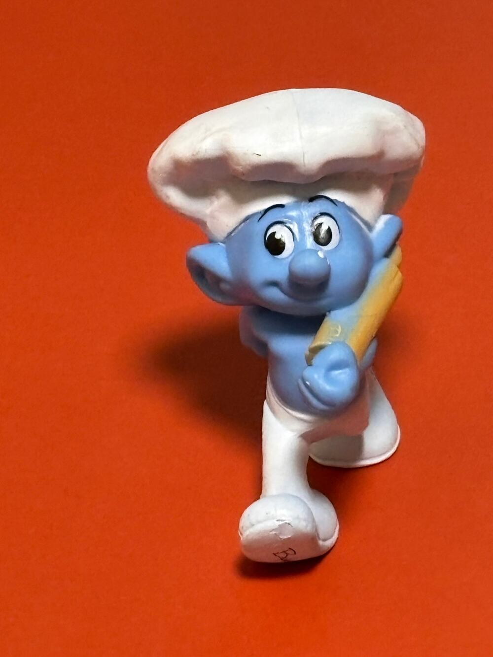 Peyo Baker Smurf Collectible Figurine McDonalds Happy Meal Toy 3”
